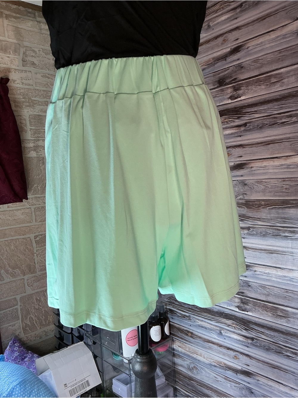 ★ Women’s Elastic-Waist Shorts in bright, green and Mint - Picture 5 of 6